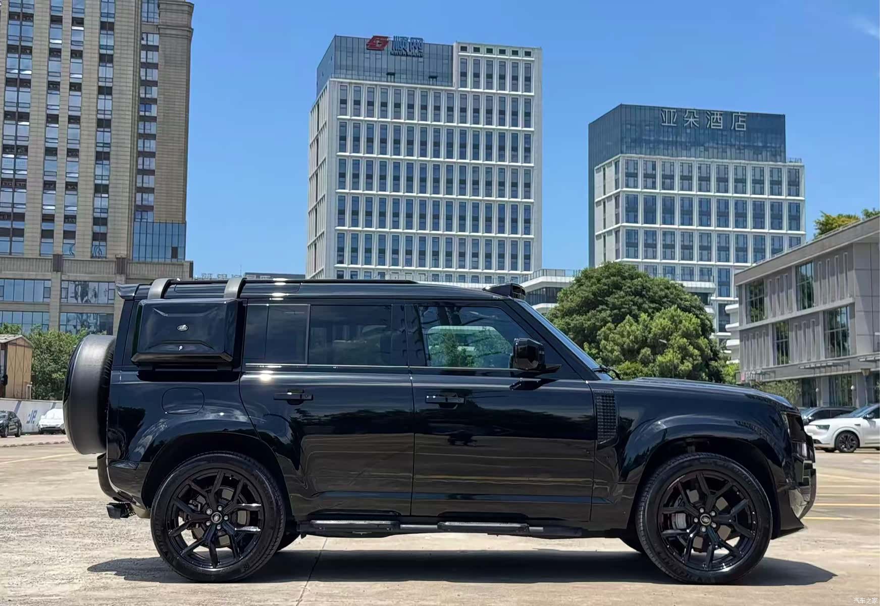 Land Rover Defender, 2023 8