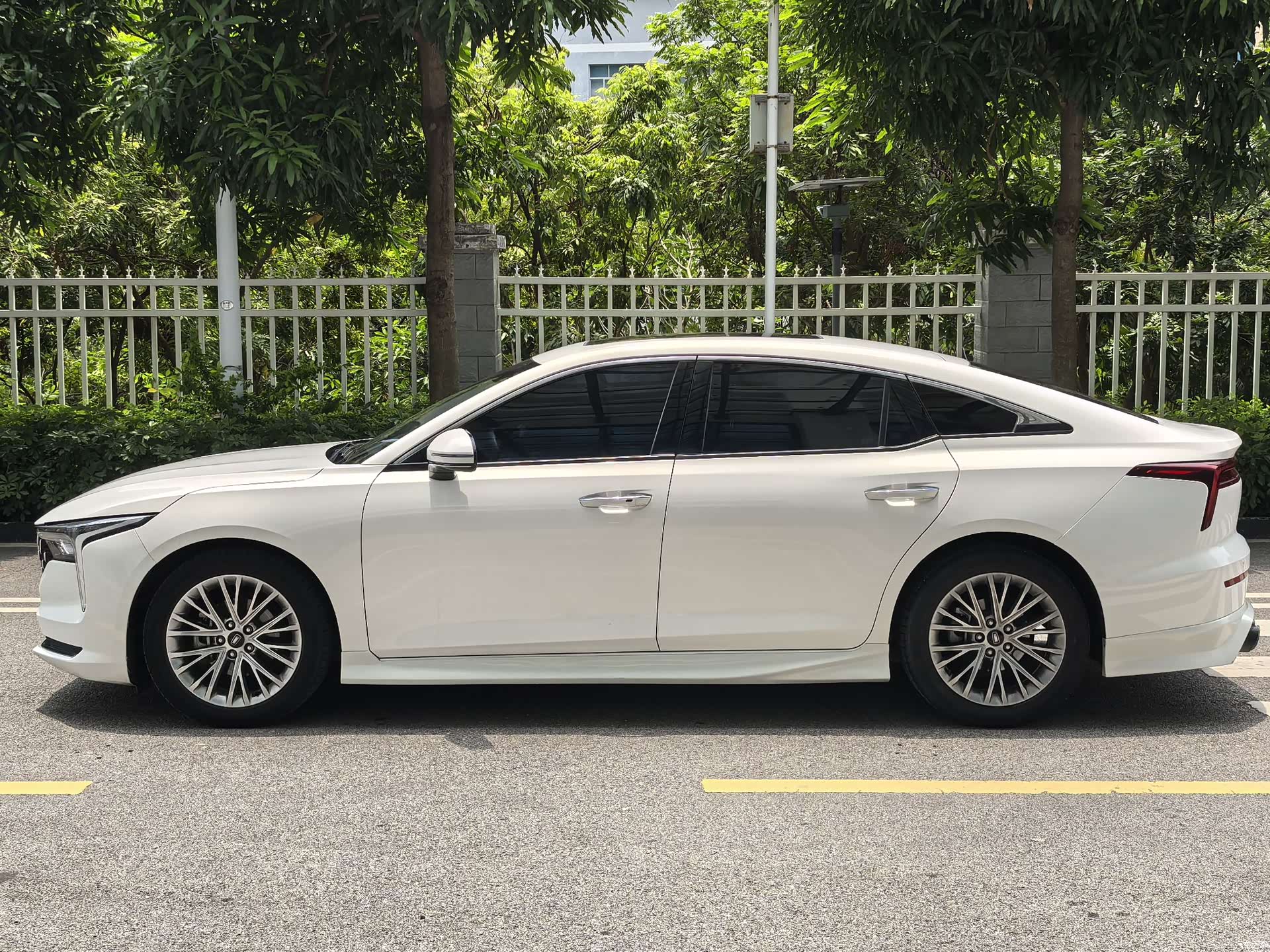 Bestune B70, 2022 8