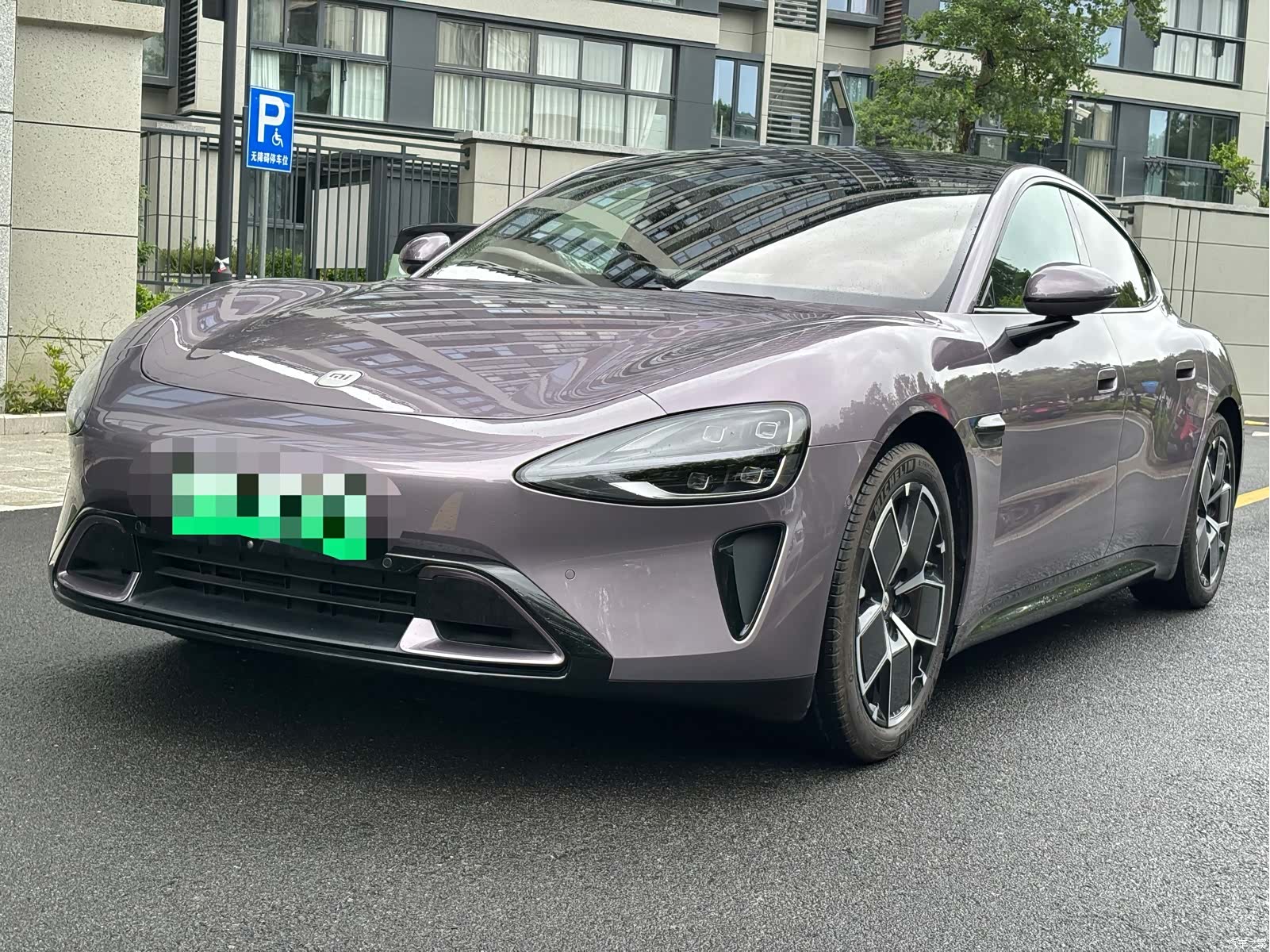 Xiaomi SU7, 2025 1