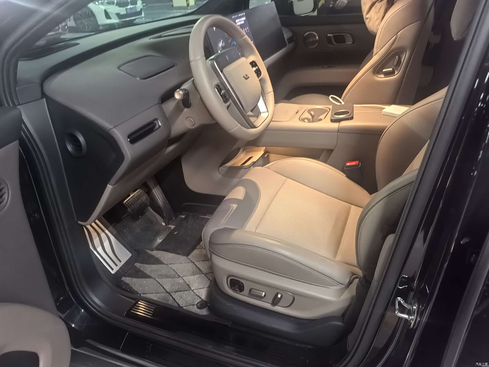 Li Auto i6, 2025 8