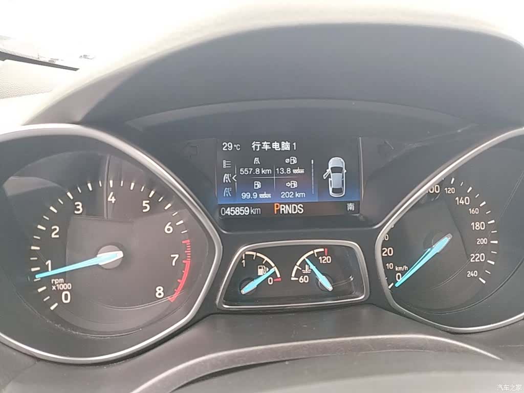 Ford Kuga, 2017 12