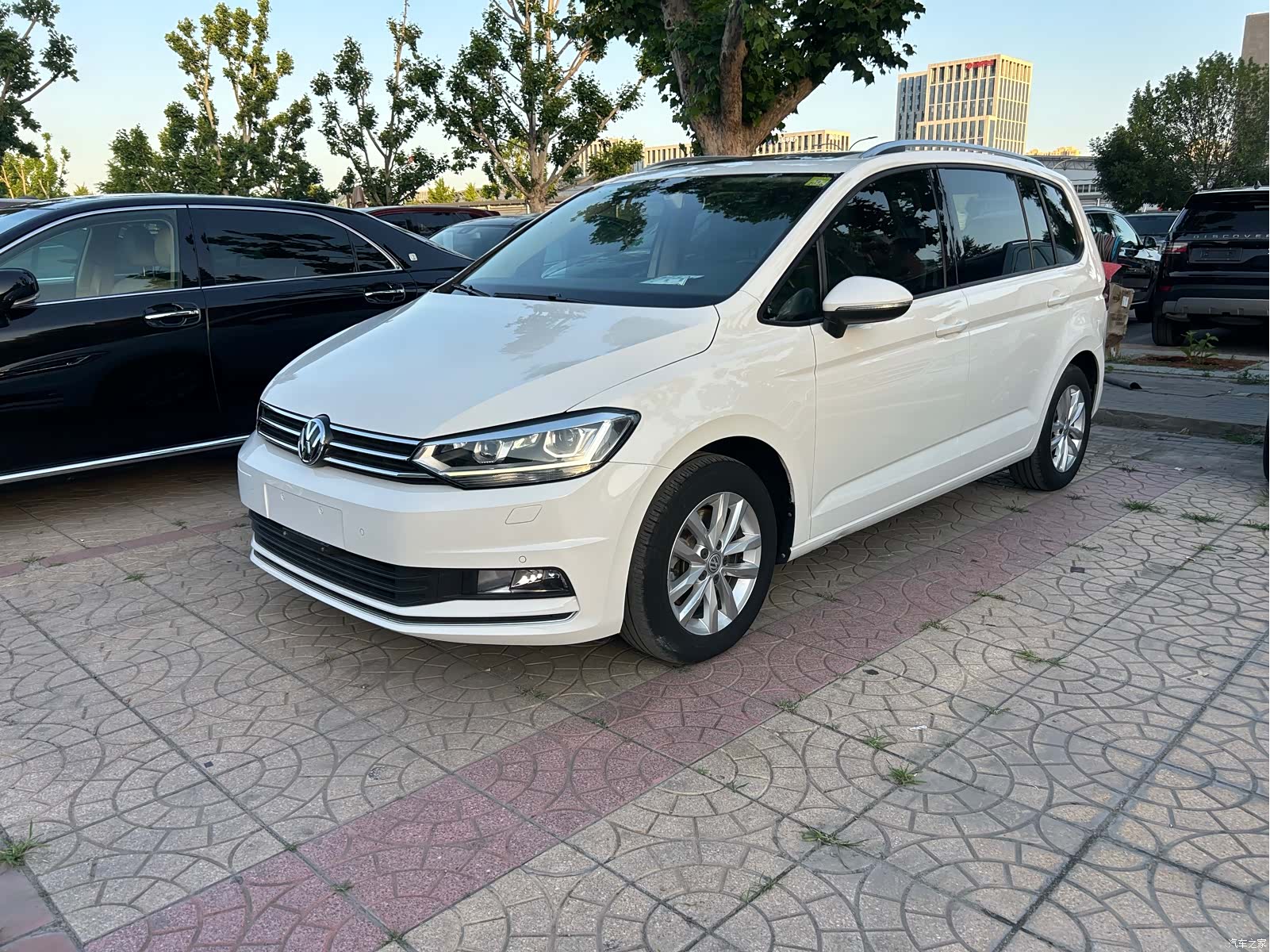 Volkswagen L, 2016 1