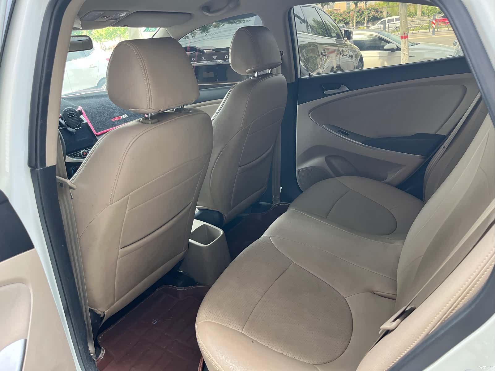 Hyundai GLS, 2015 6