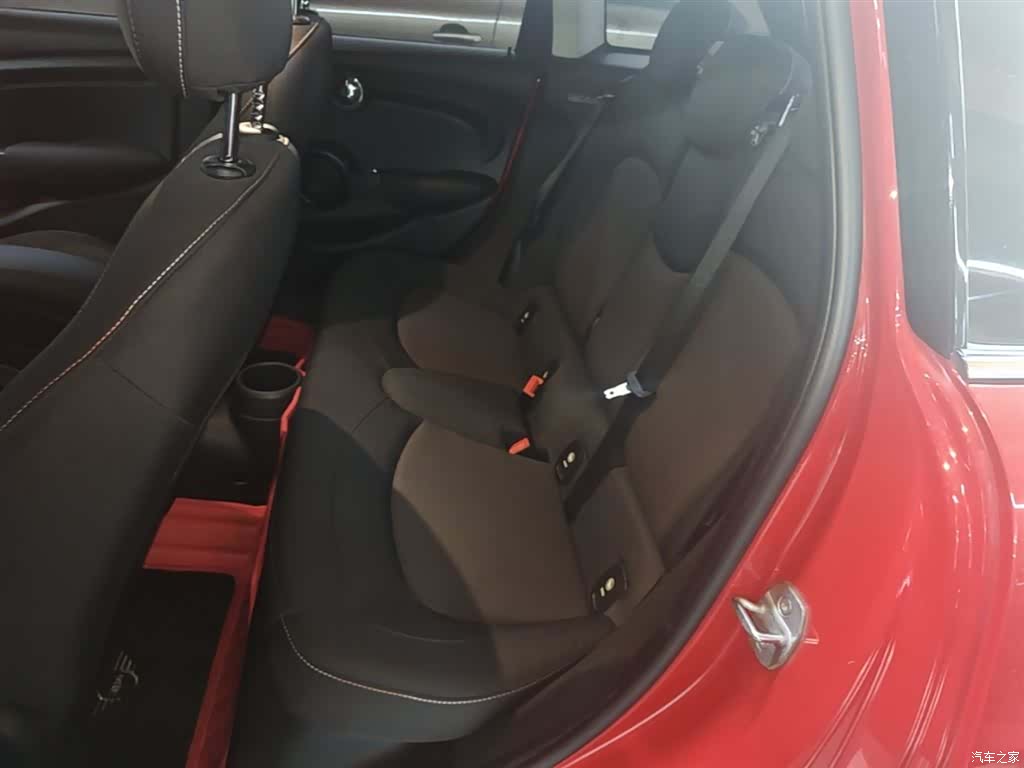 Mini ONE, 2020 17