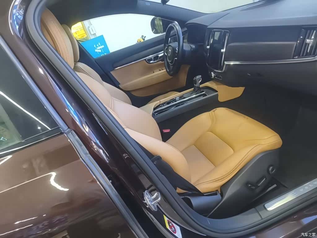 Volvo V90, 2019 25