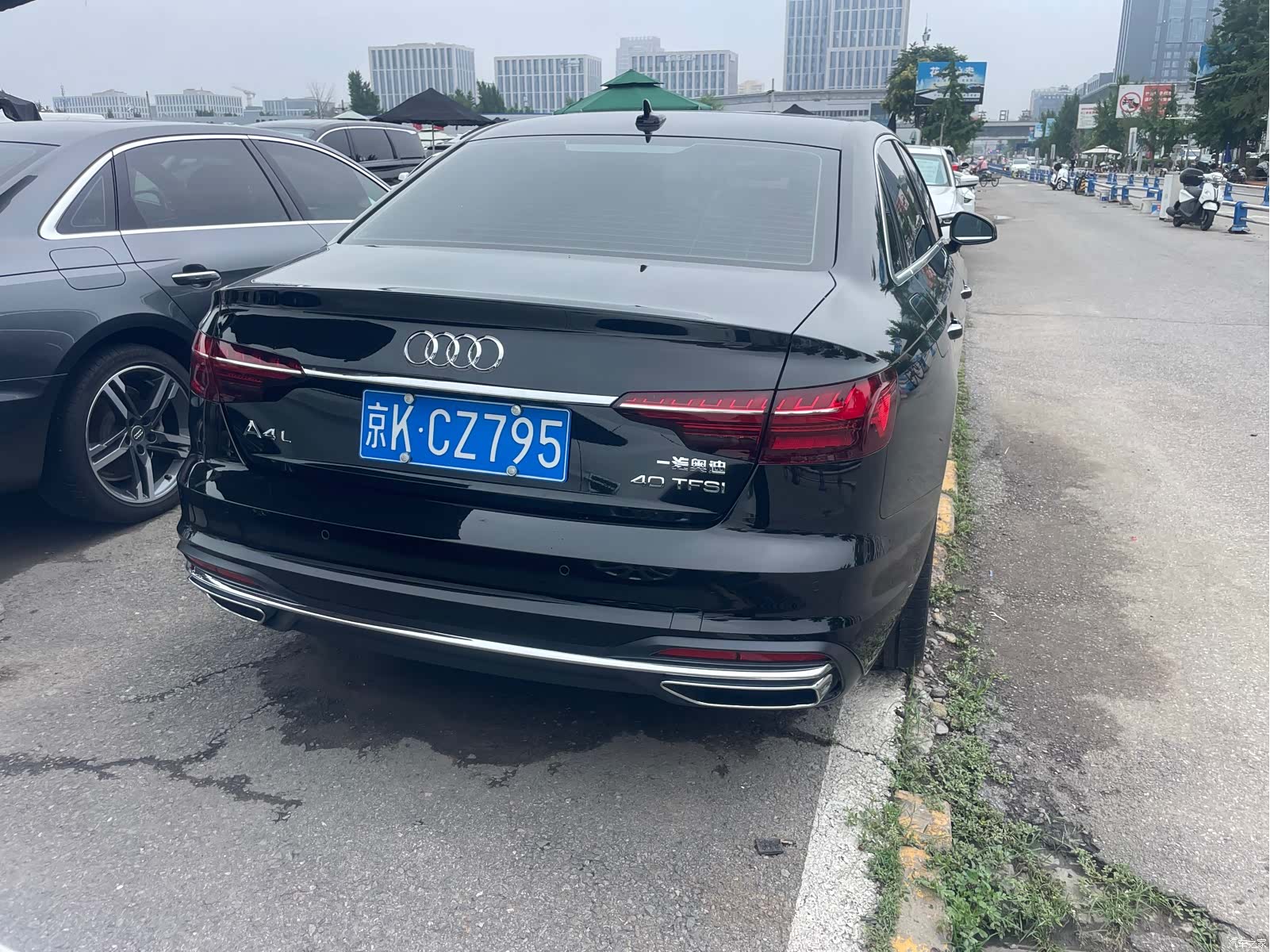 Audi A4L, 2022 все фото