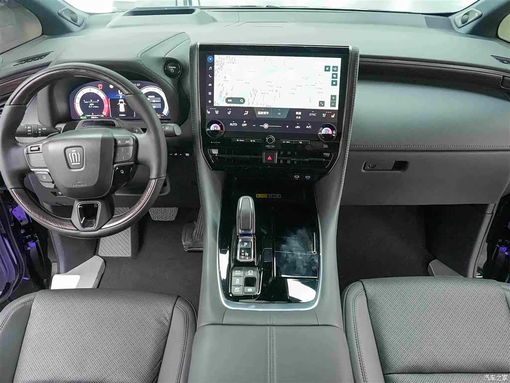 Toyota Vellfire, 2025 10