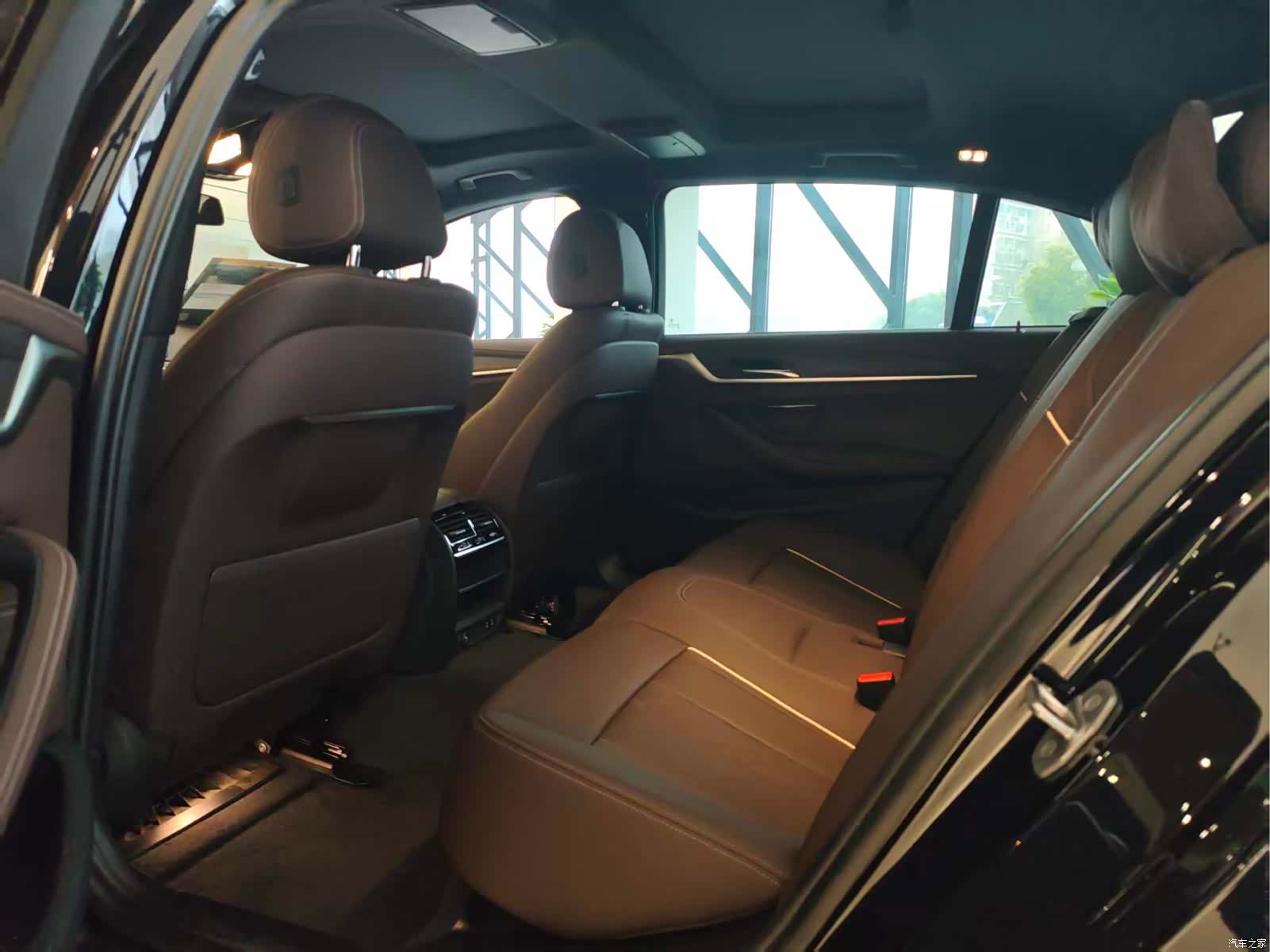 BMW 5 Series, 2023 9