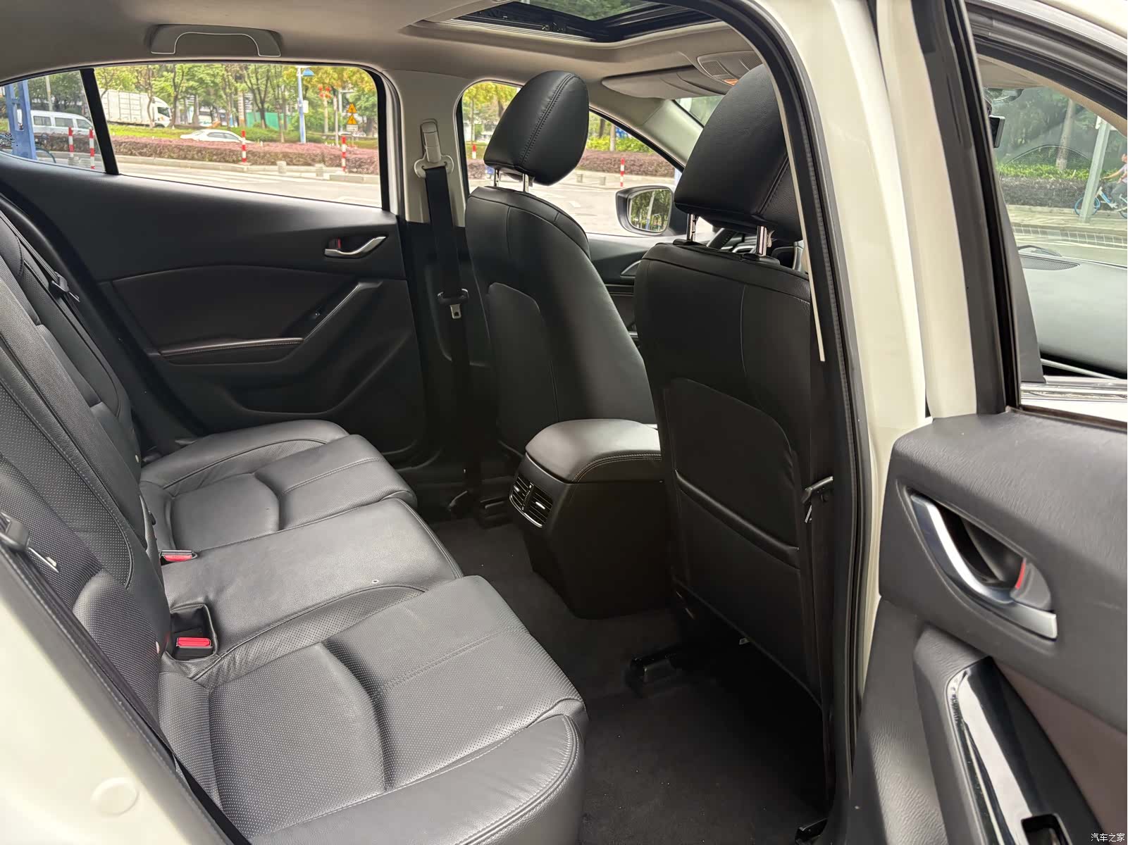 Mazda Mazda3, 2018 13