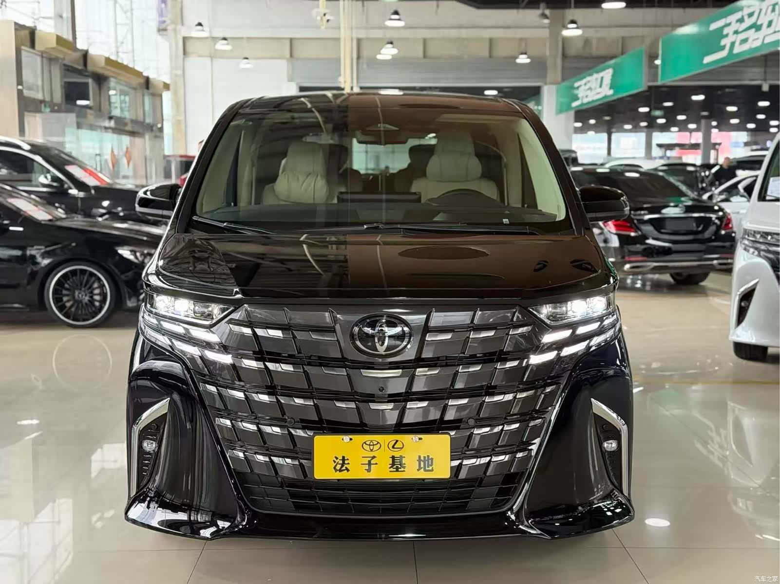 Toyota Alphard, 2024 2