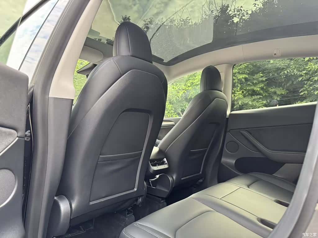 Tesla Model Y, 2021 12
