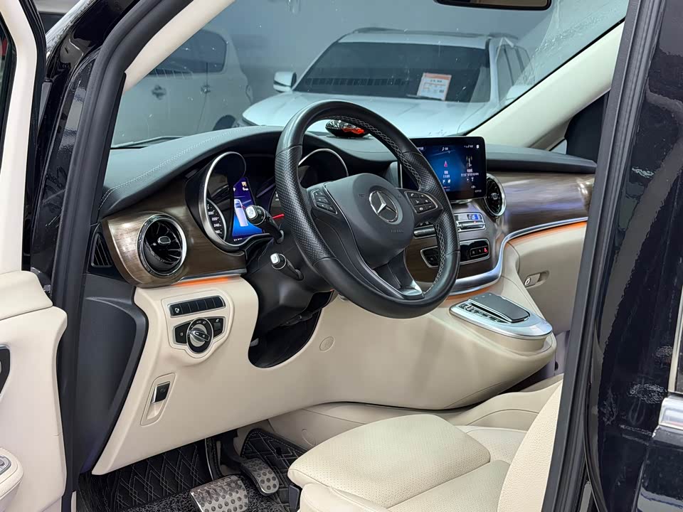 Mercedes-Benz V-class