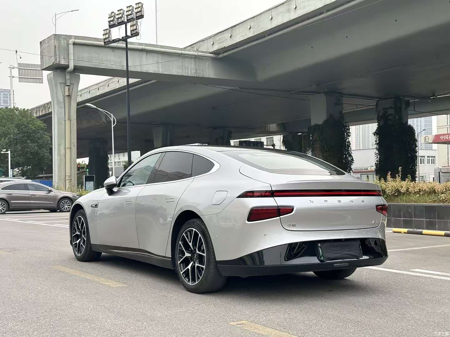 Xpeng P7, 2023 9