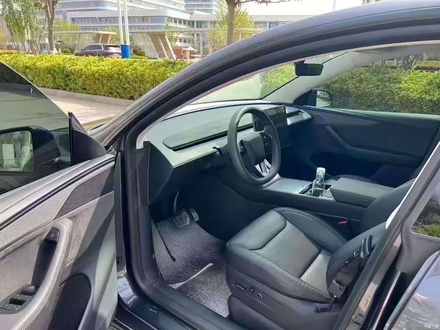 Tesla Model Y, 2025 6