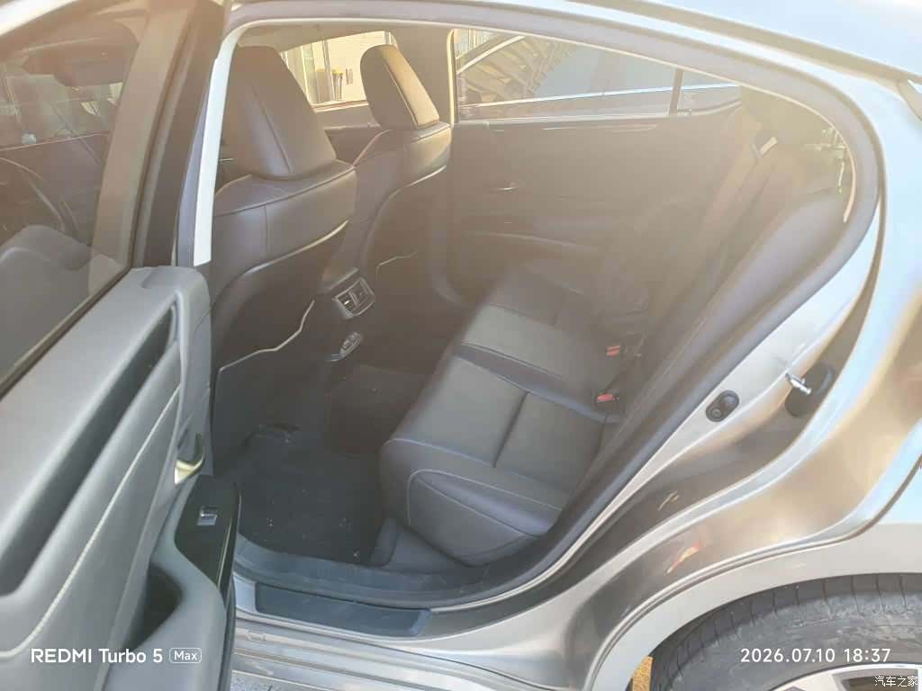 Lexus ES, 2023 7