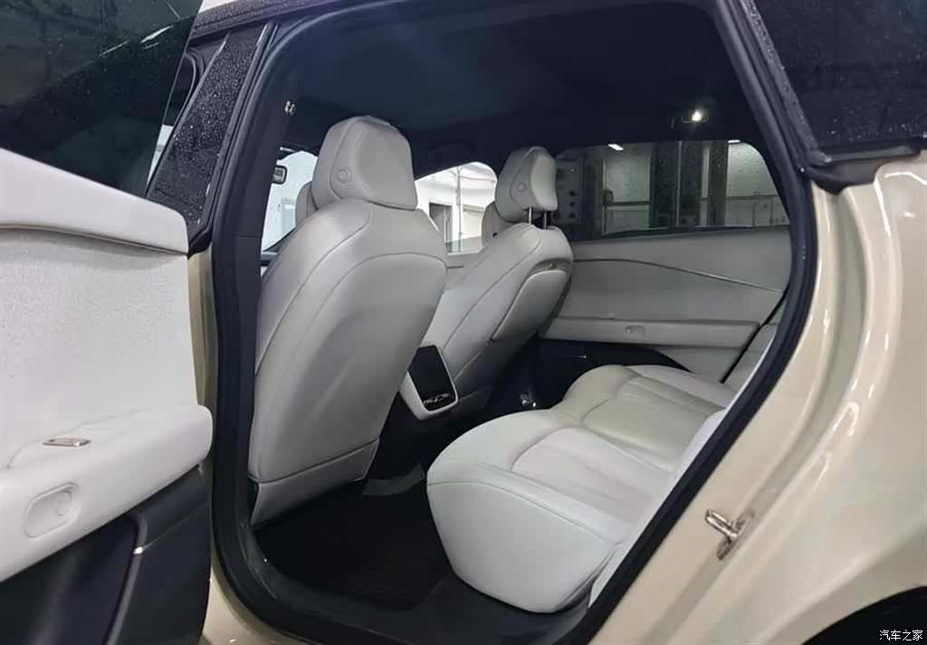 Xpeng P7, 2025 8