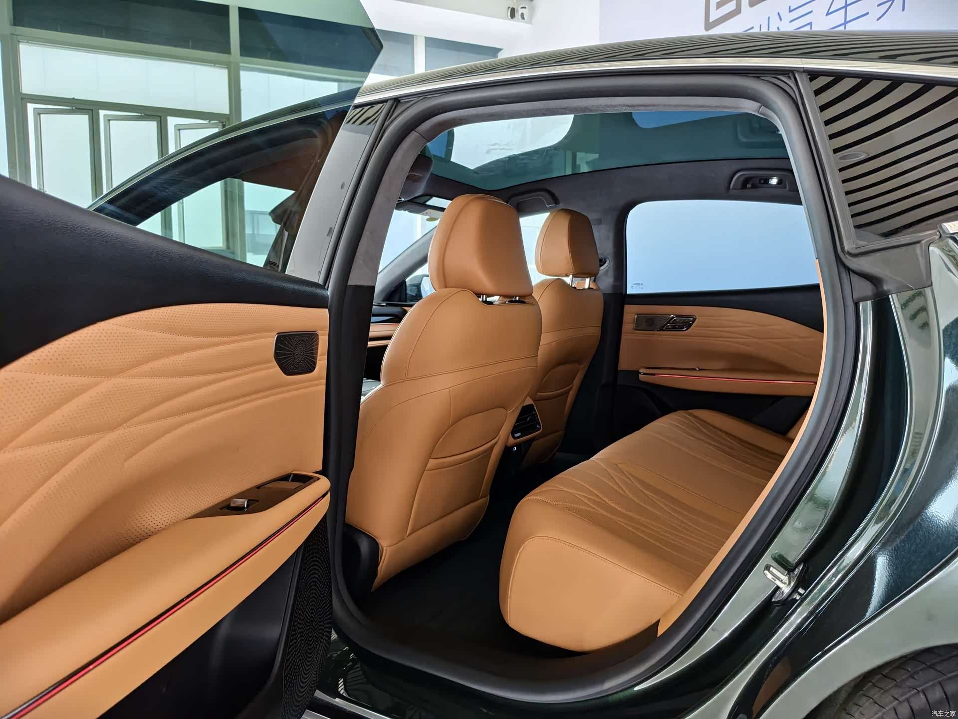Geely 8, 2025 17