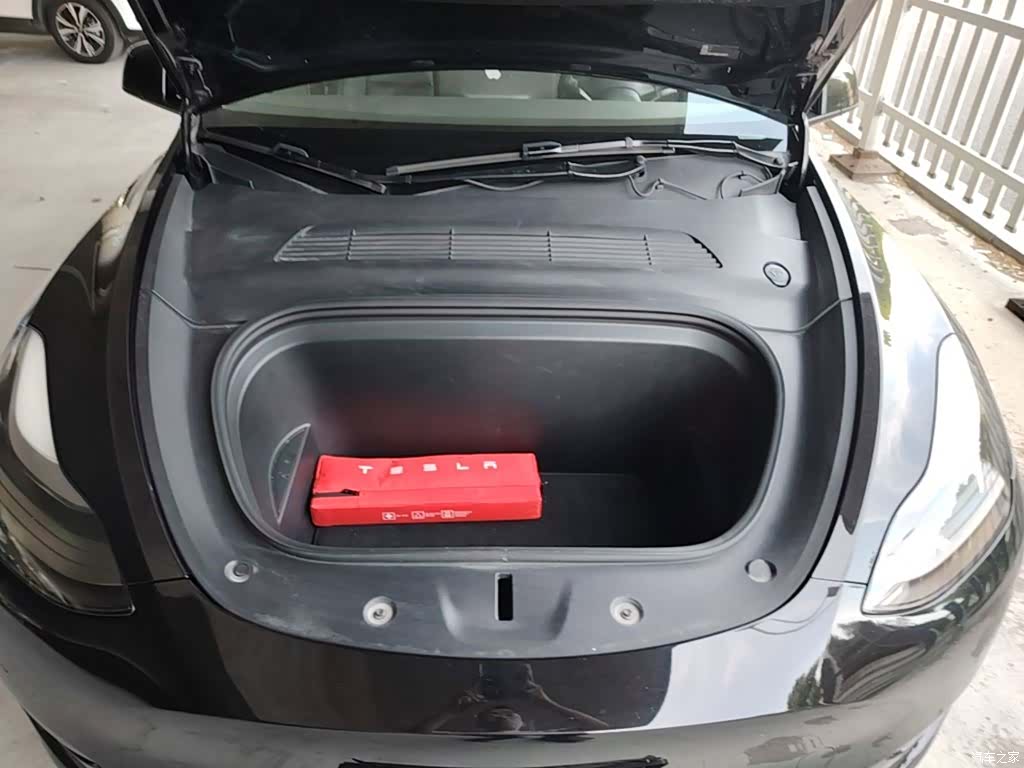Tesla Model Y, 2022 20