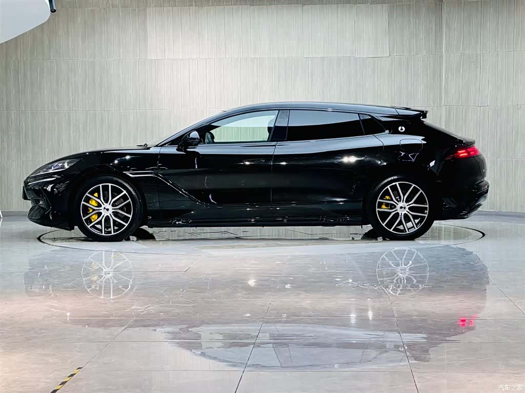 Denza Z9GT, 2025 4