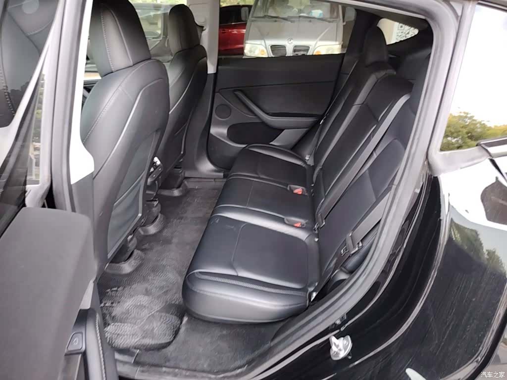 Tesla Model Y, 2022 17