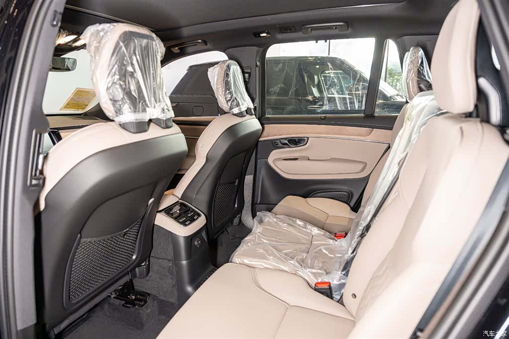 Volvo XC90, 2026 13