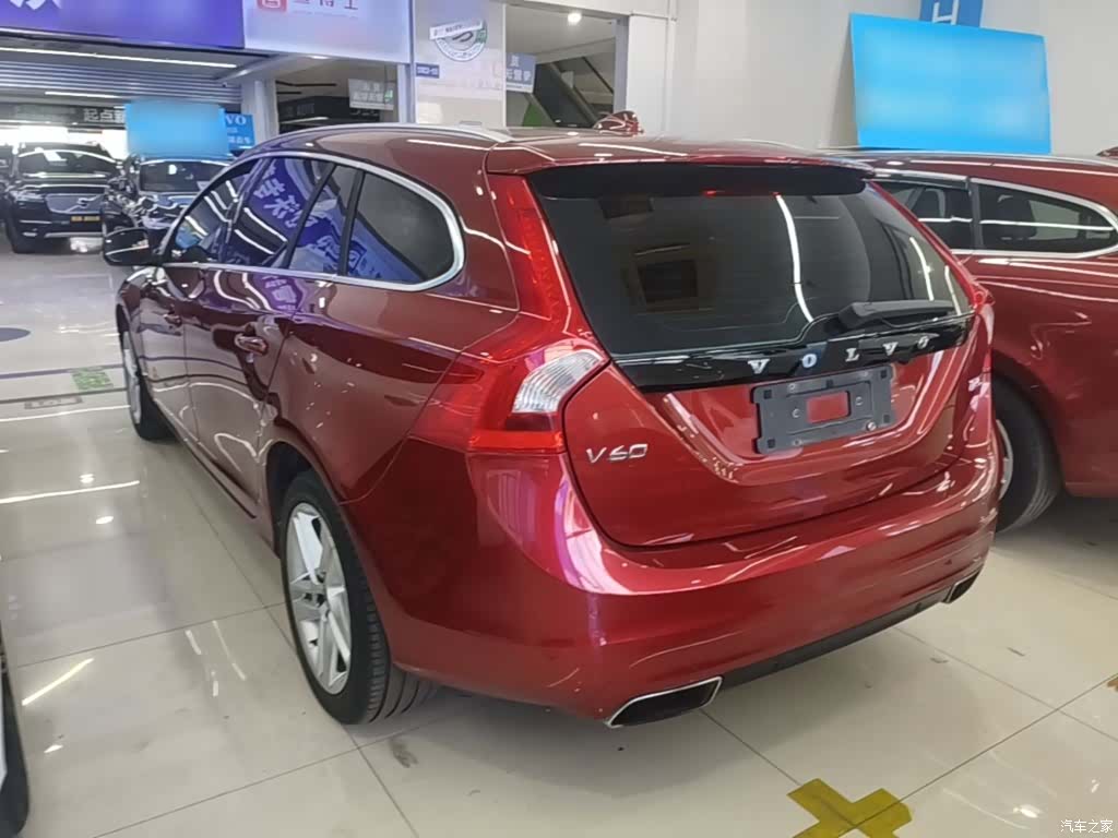 Volvo V60, 2016 все фото