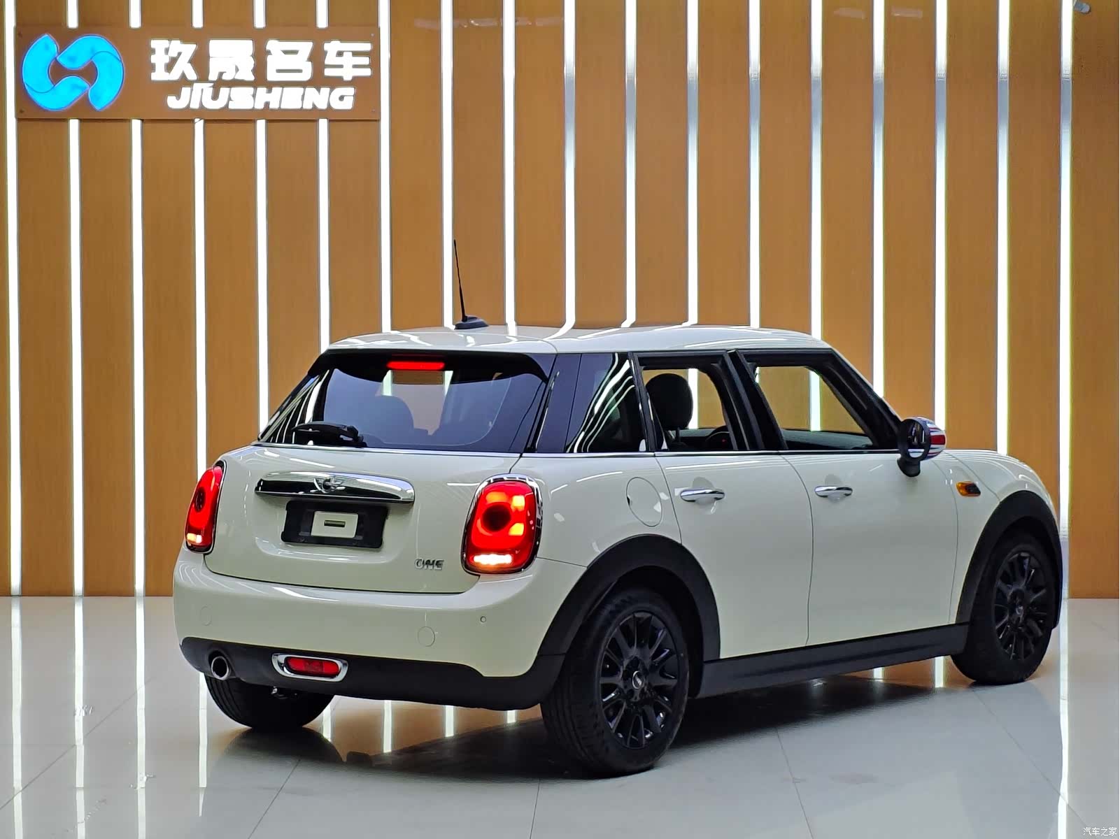 Mini ONE, 2018 4
