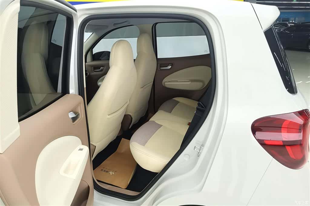 Wuling MINIEV, 2025 11