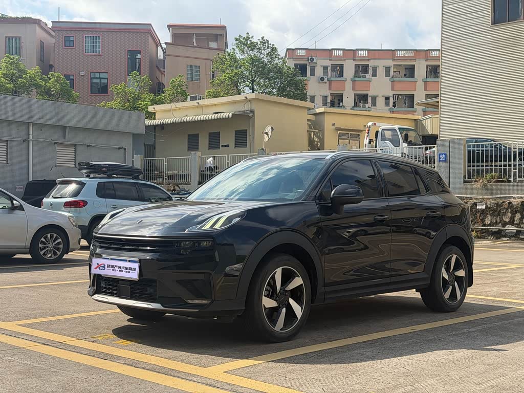 Lynk & Co 06