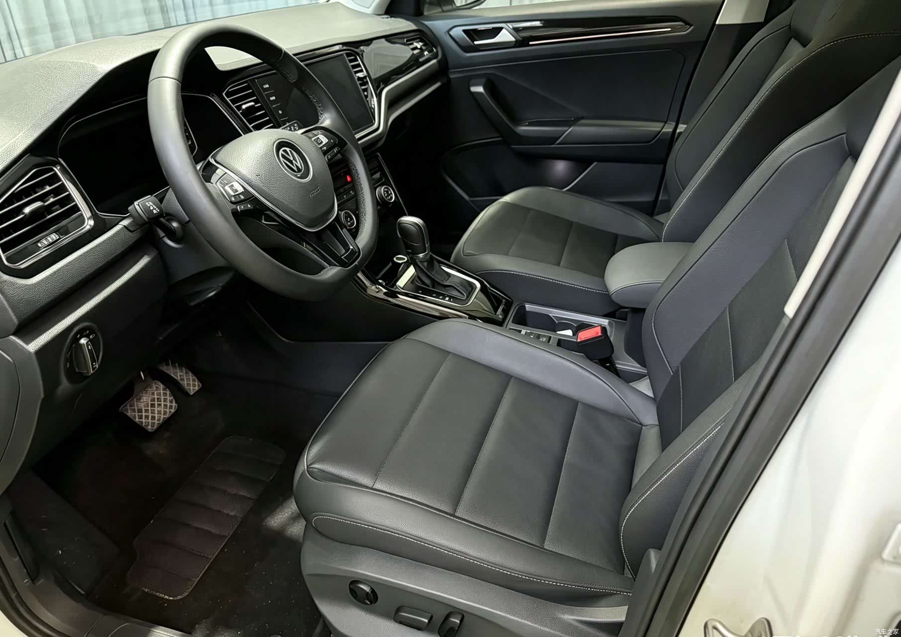 Volkswagen T-ROC, 2022 16