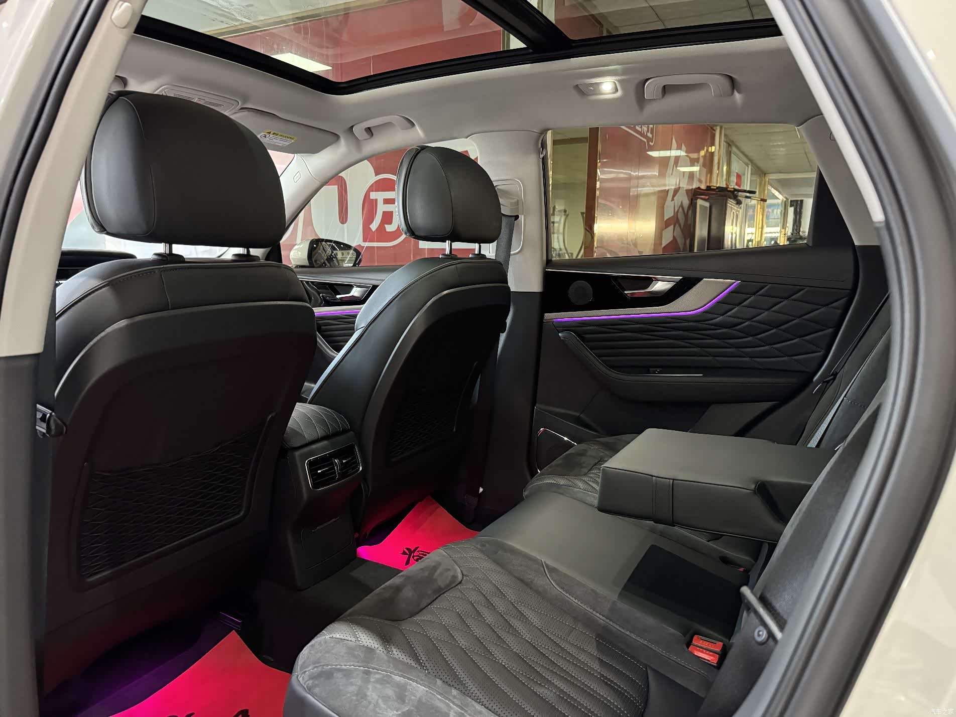 Hongqi HS5, 2022 7