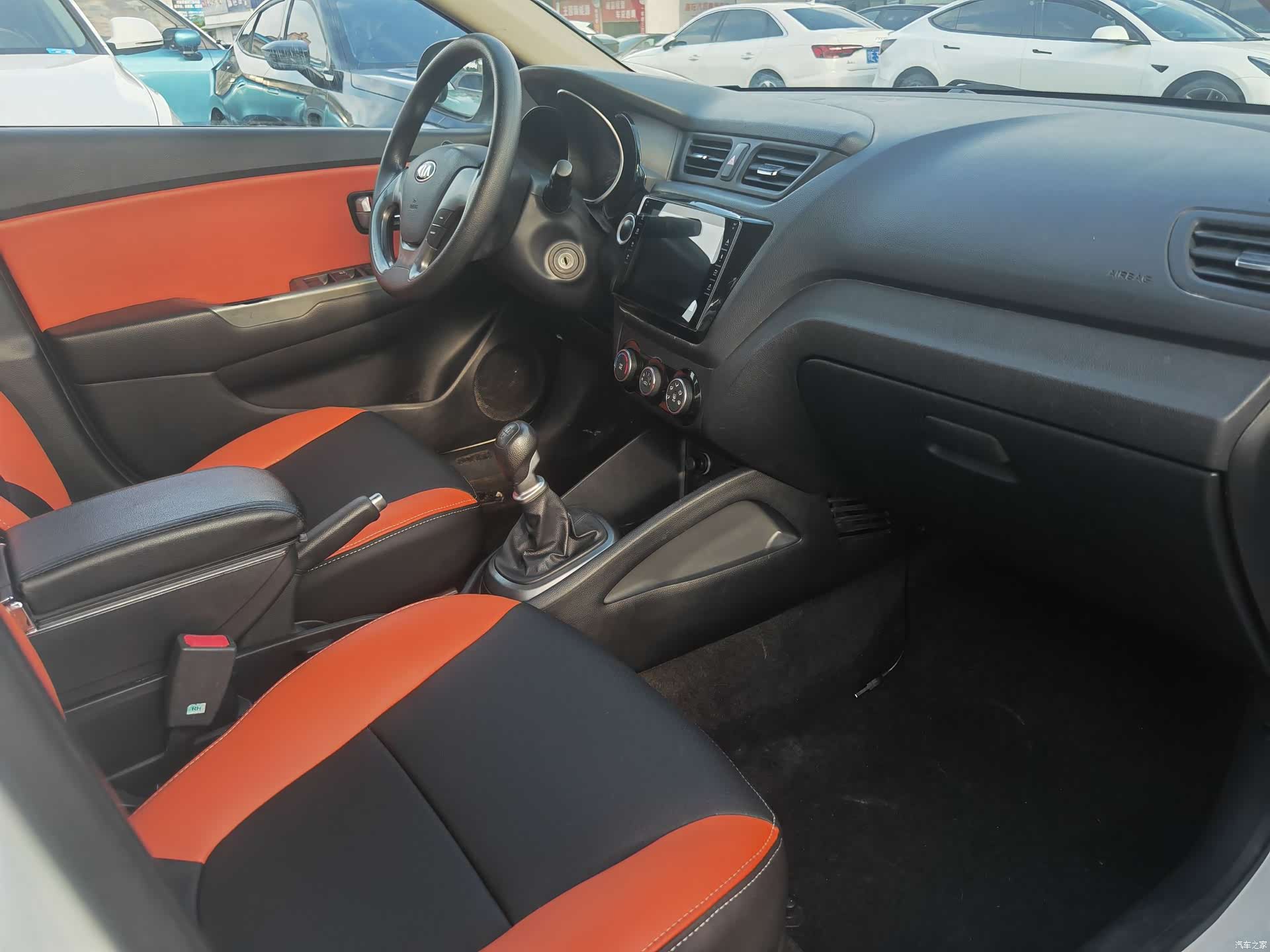 Kia K2, 2015 12