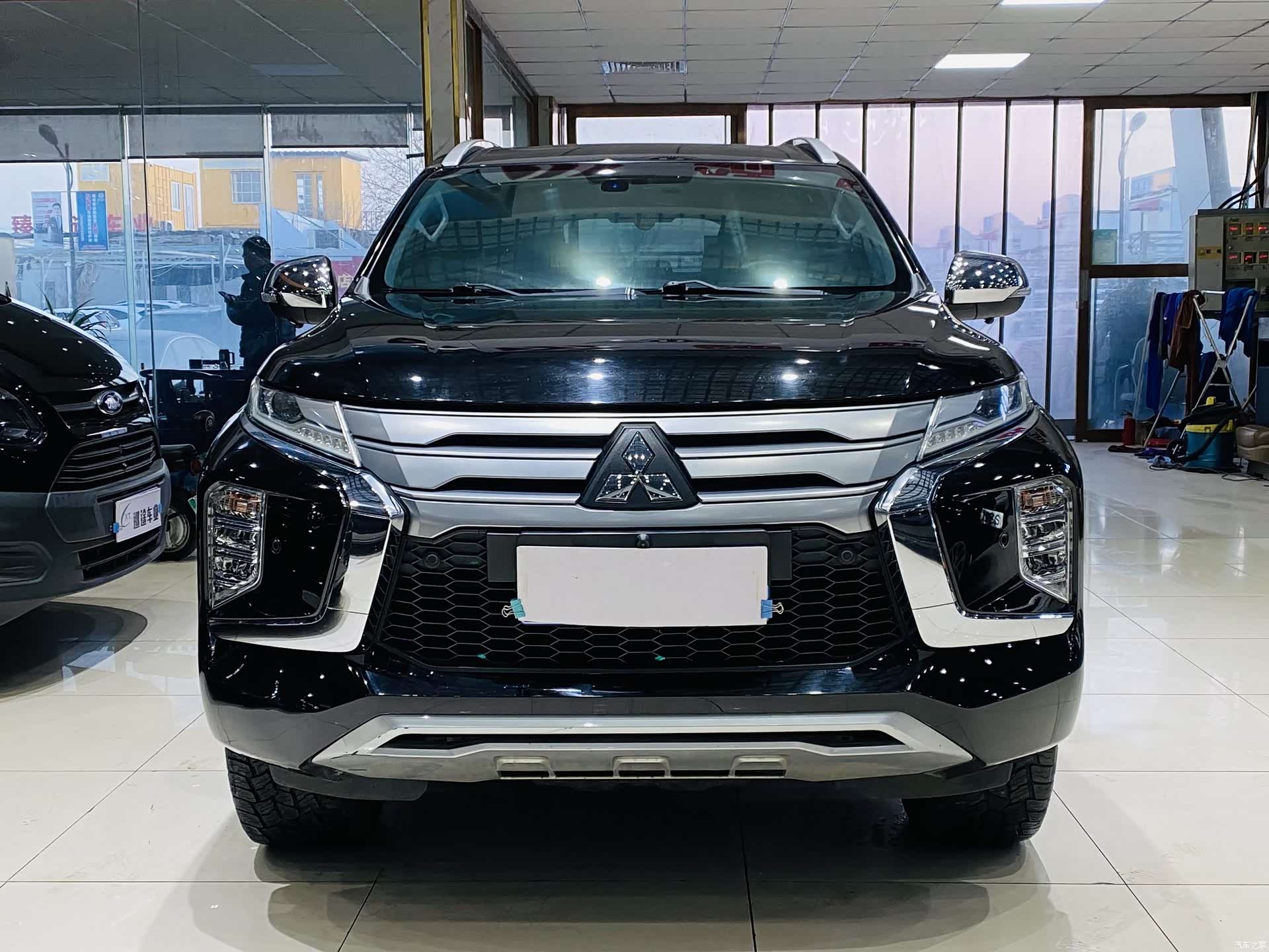 Mitsubishi Pajero, 2020 3