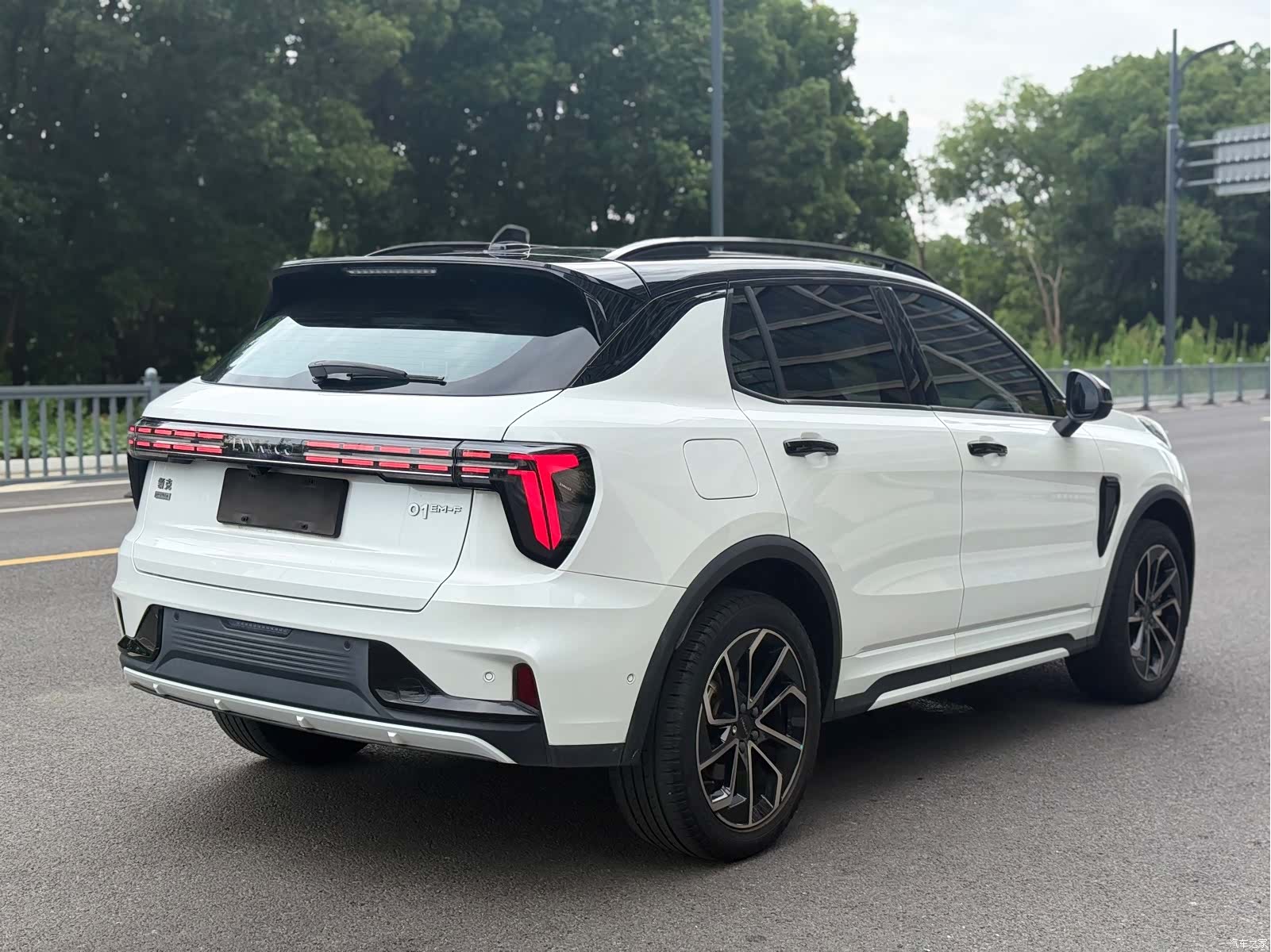 Lynk & Co 01, 2023 все фото