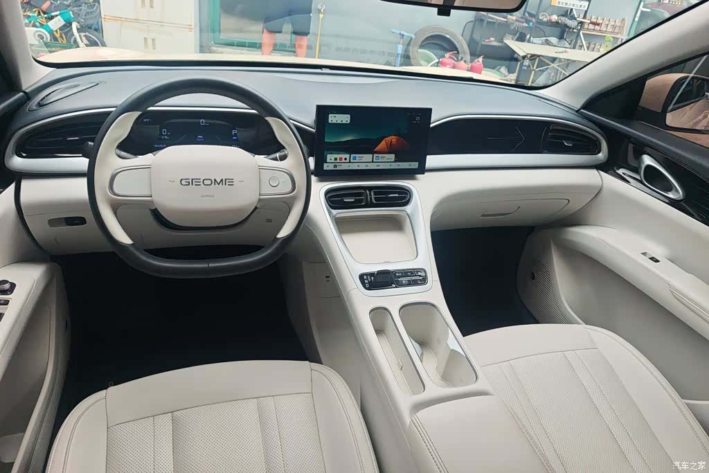 Geely Xingyuan, 2025 12