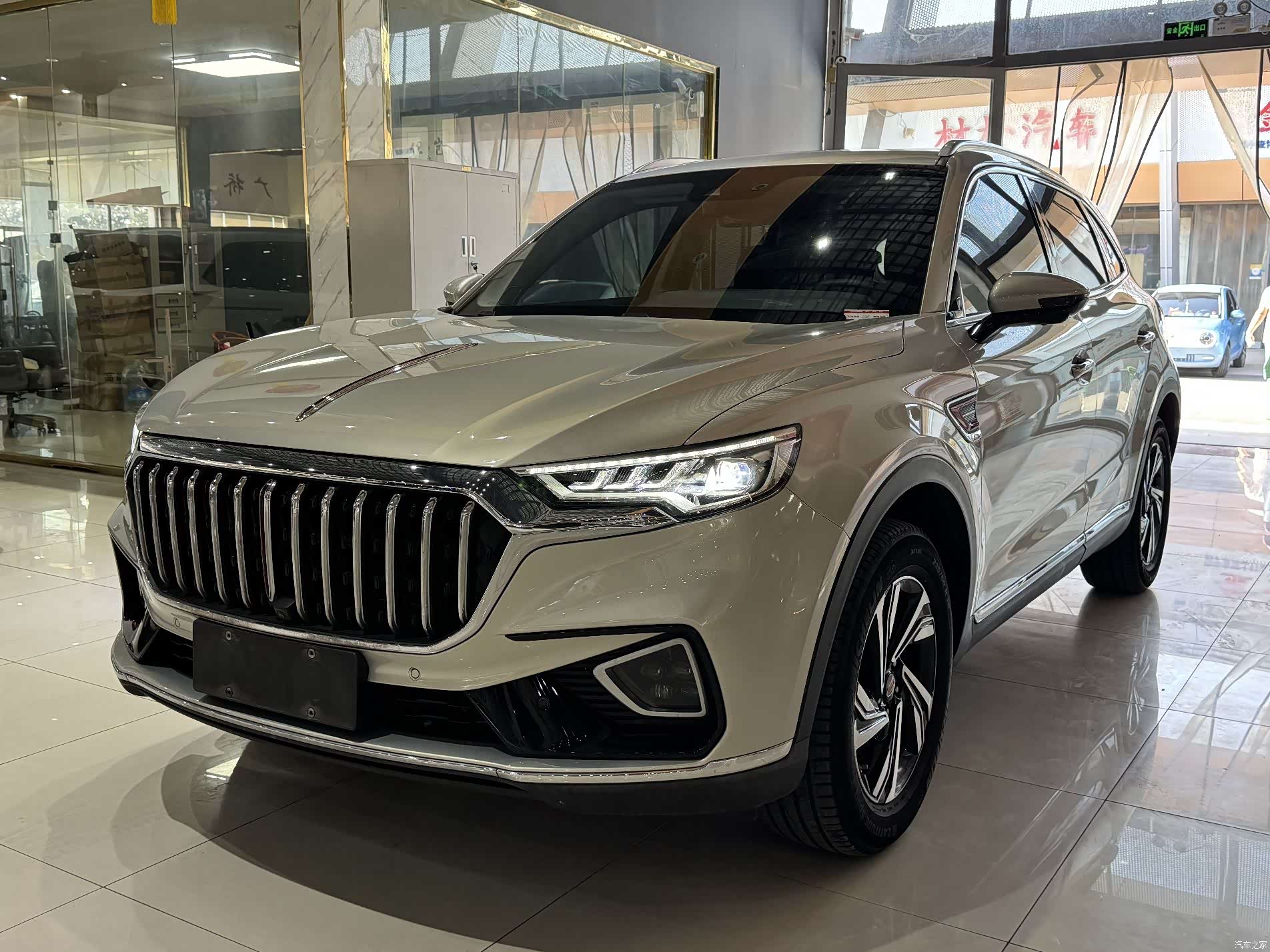 Hongqi HS5, 2022 1