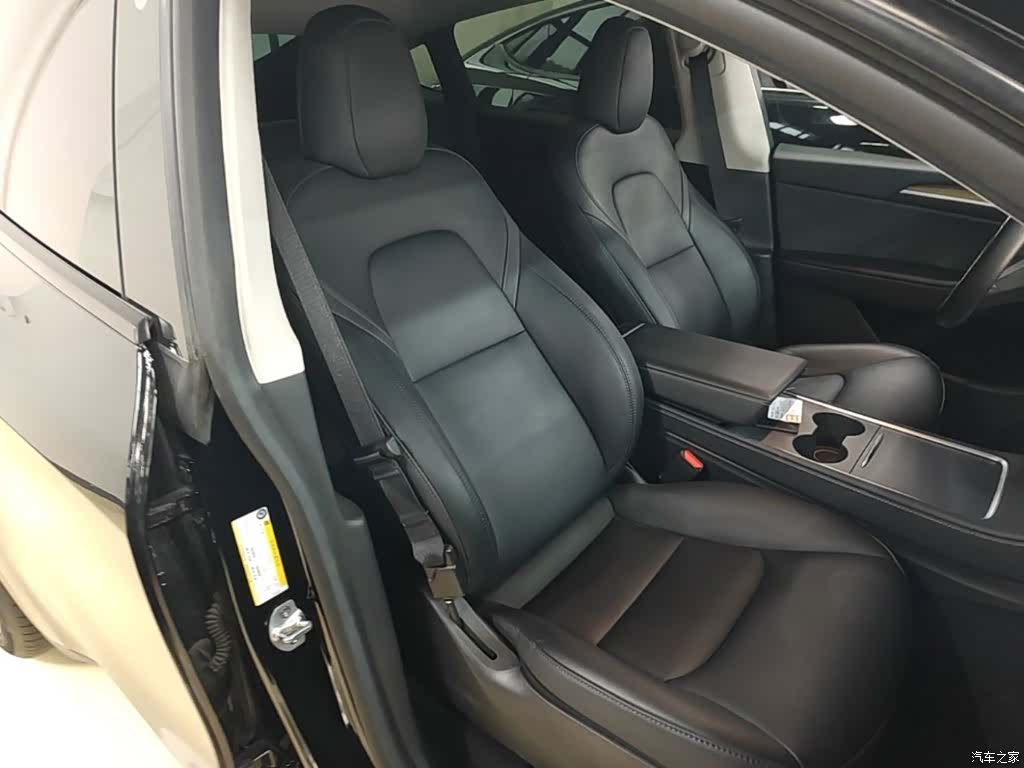 Tesla Model Y, 2023 25