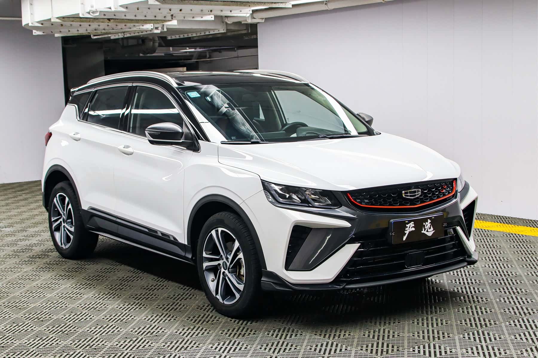Geely Coolray, 2022 3