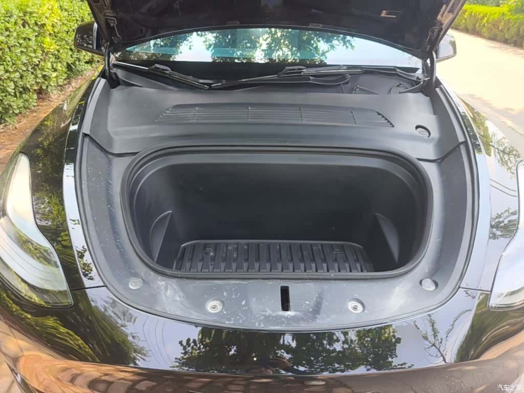 Tesla Model Y, 2023 16