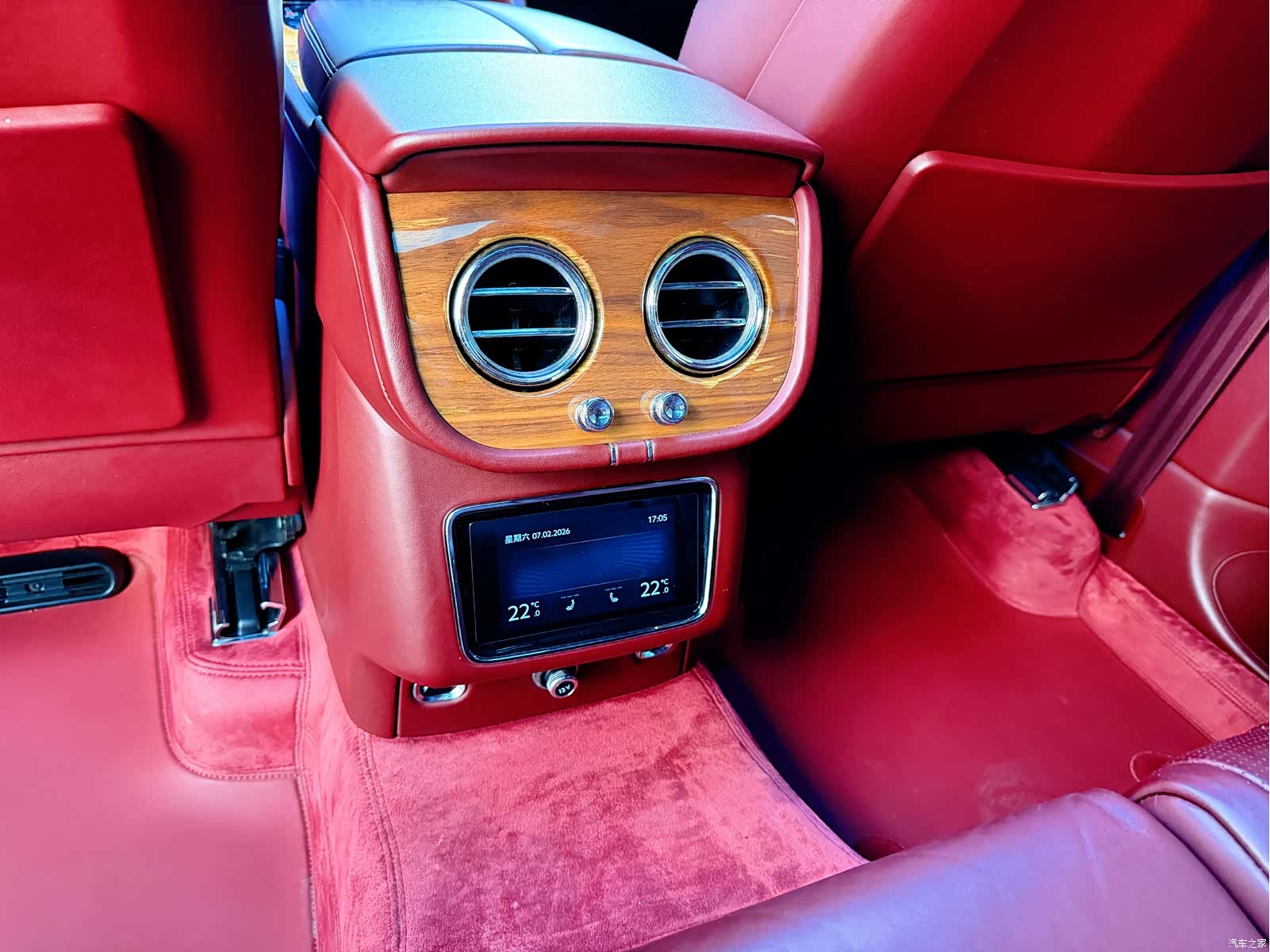 Bentley Bentayga, 2021 33