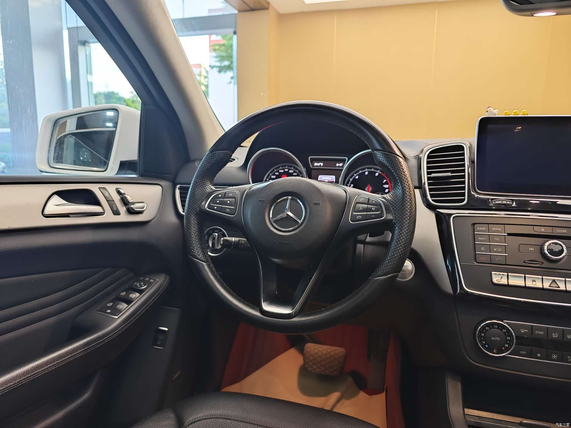 Mercedes-Benz GLE, 2016 16