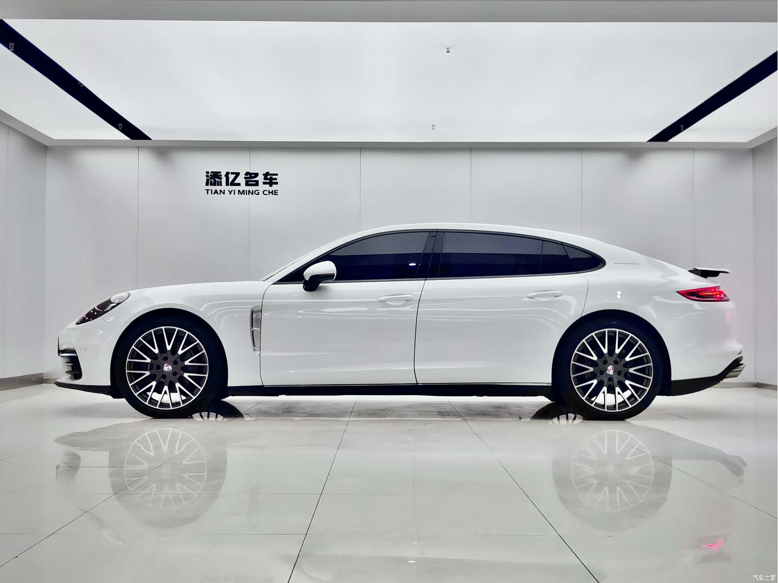 Porsche Panamera, 2018 4