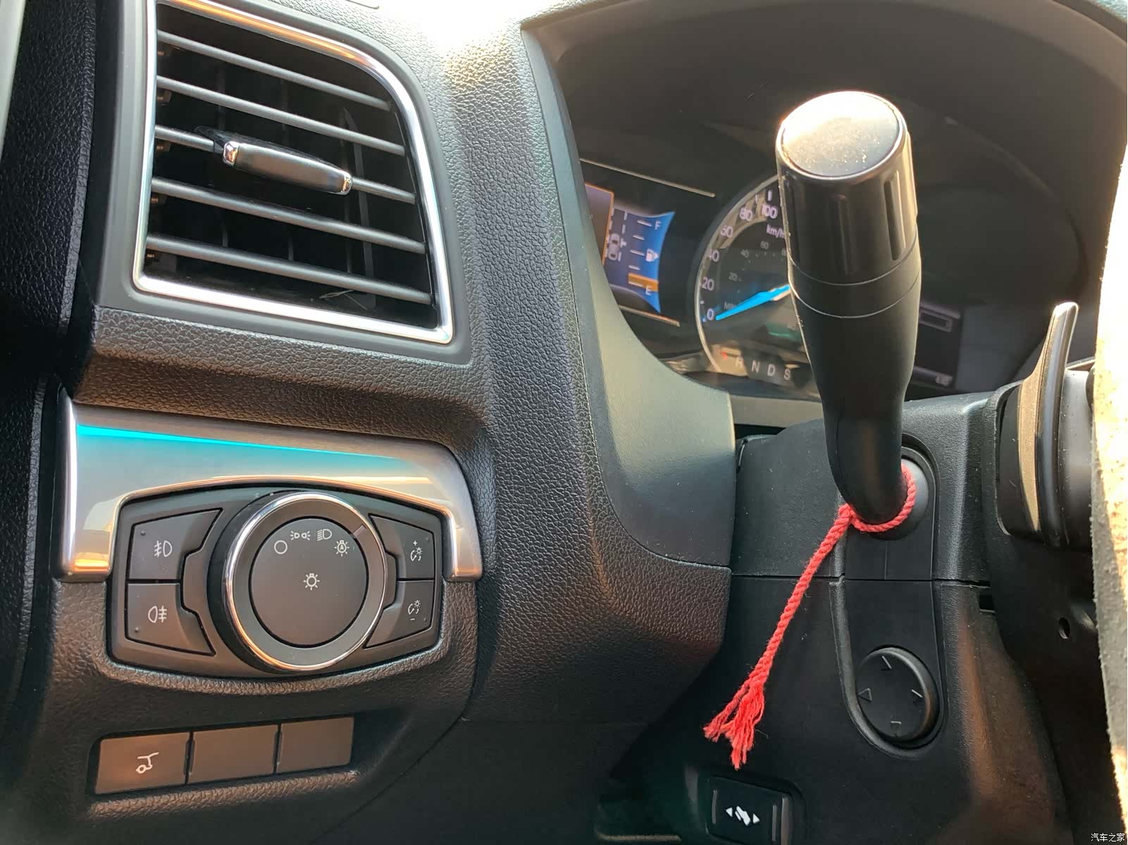 Ford Explorer, 2016 14
