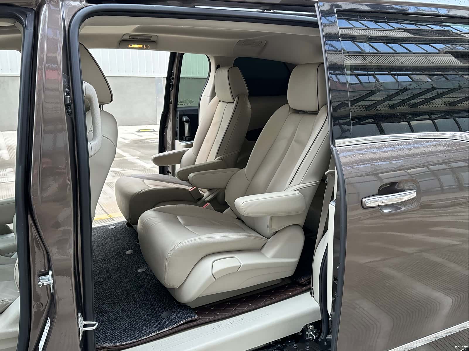 Buick GL8, 2020 10