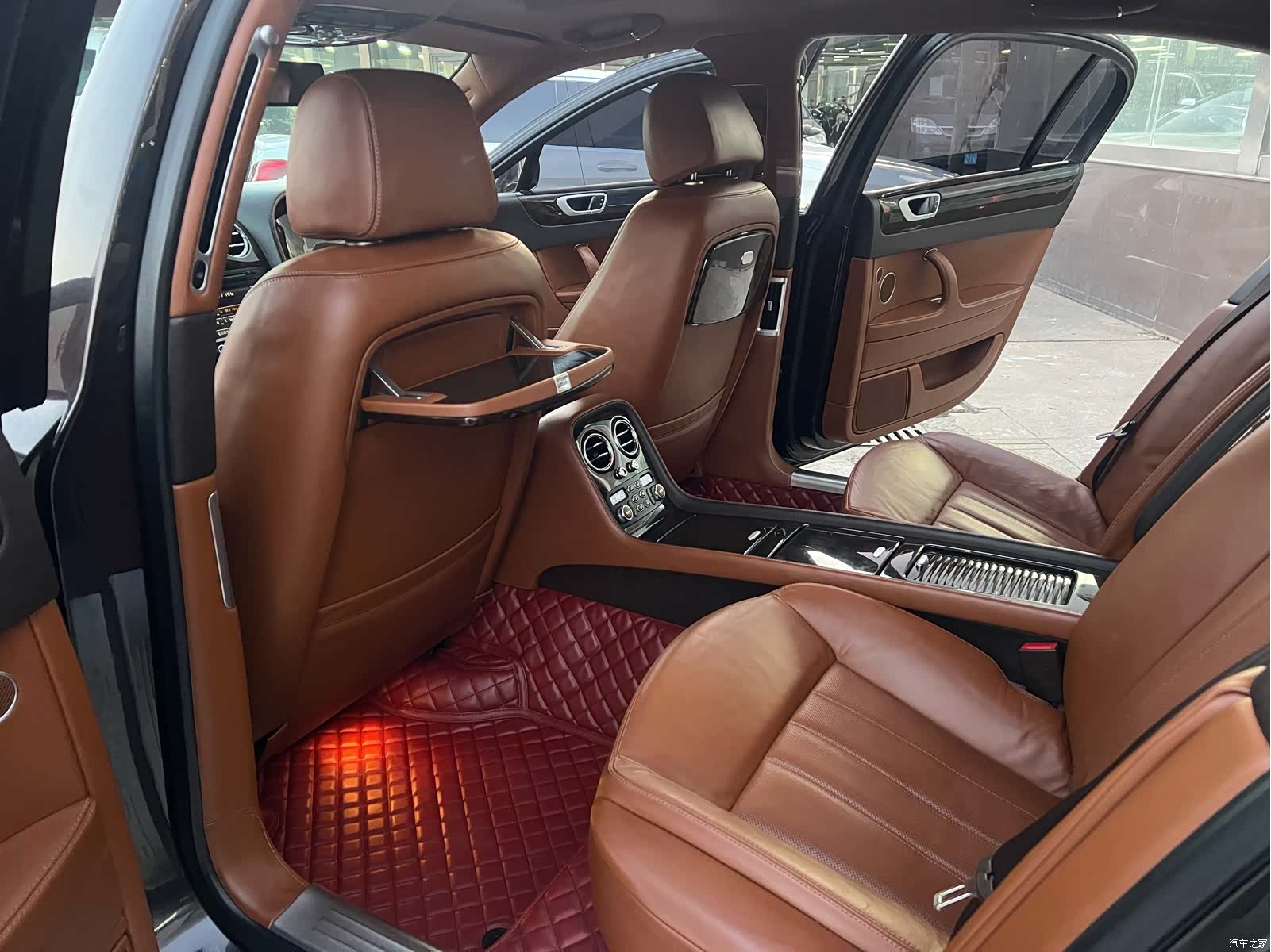 Bentley Flying Spur, 2013 10