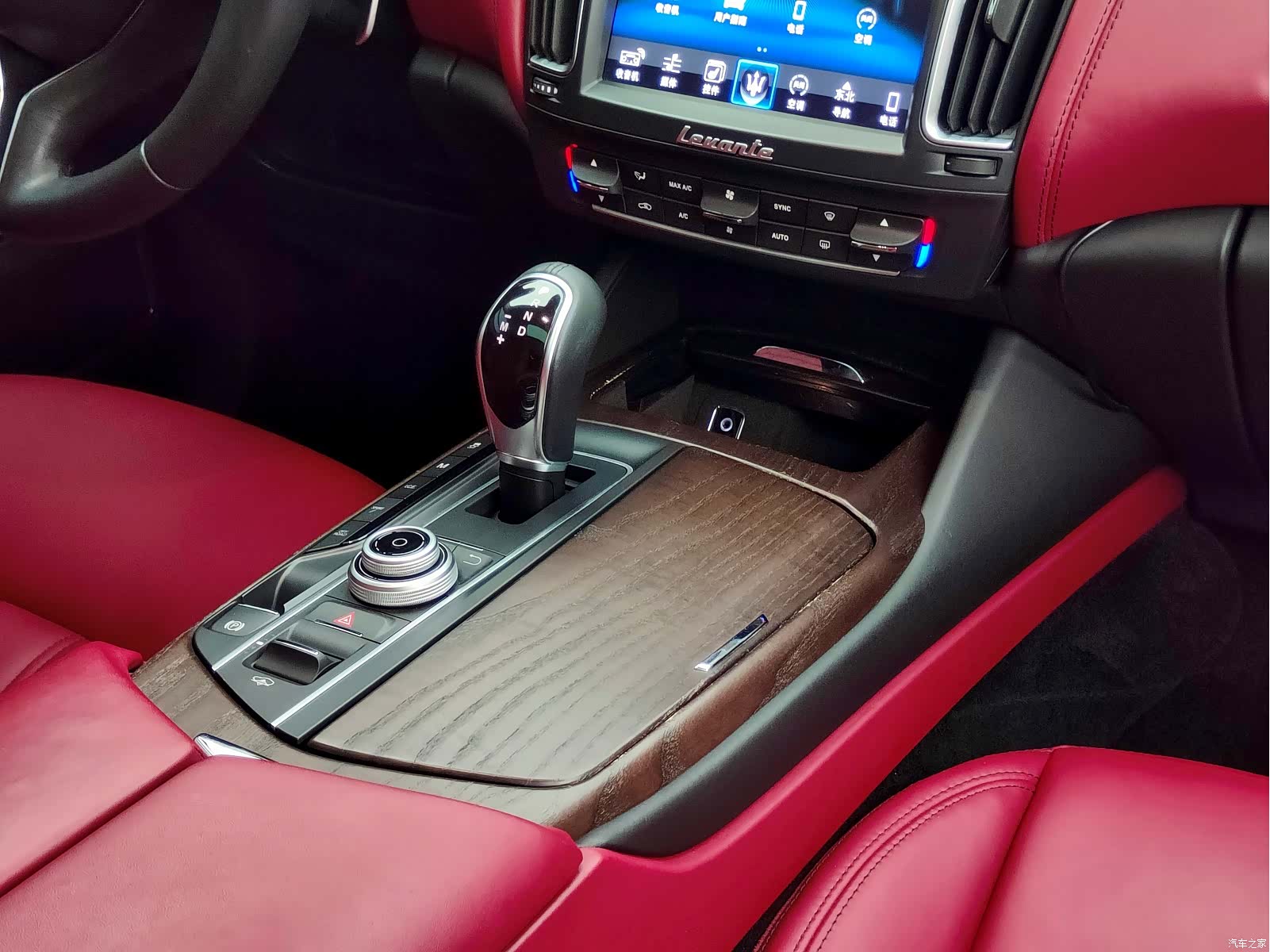 Maserati Levante, 2017 21