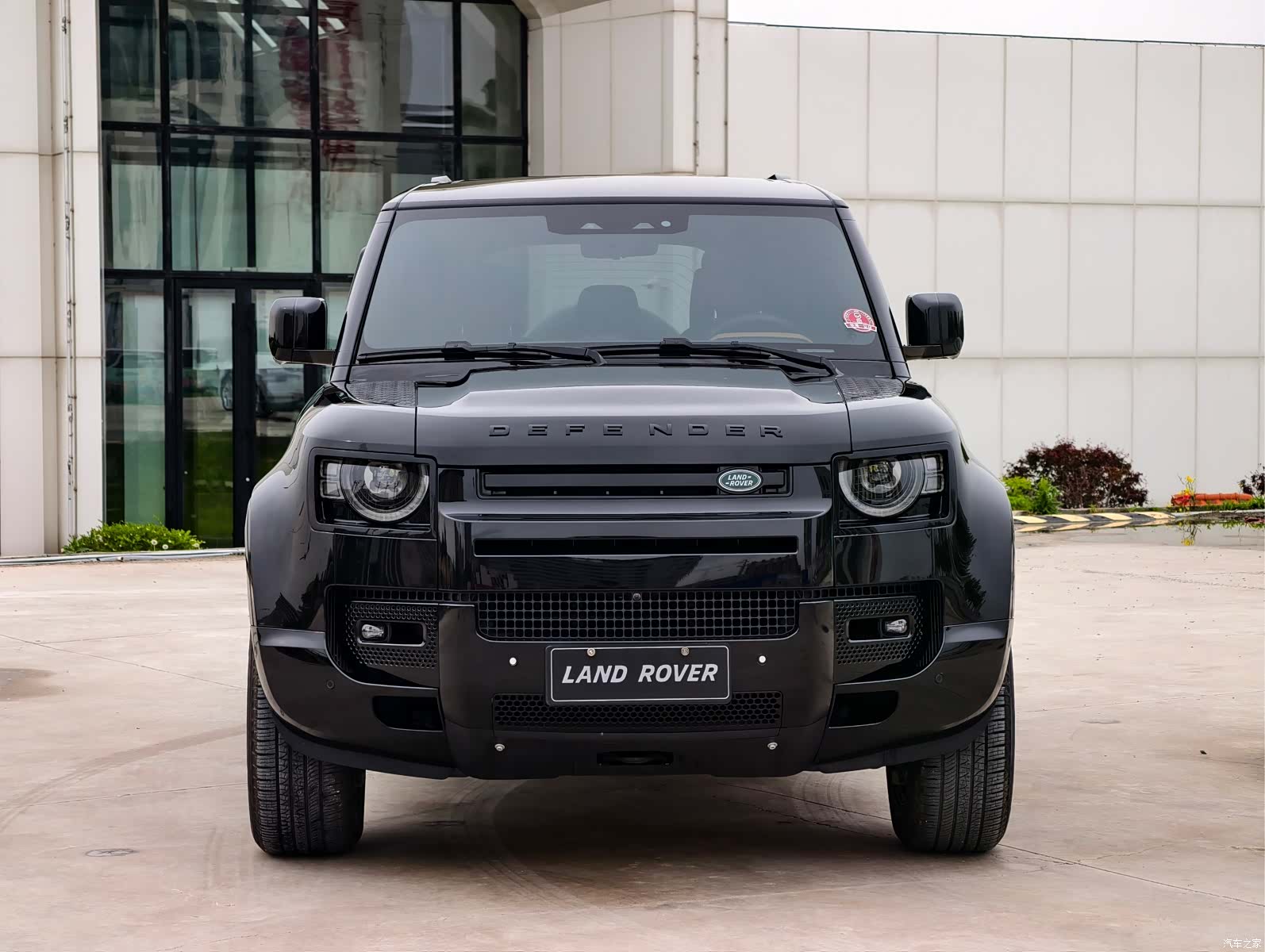 Land Rover Defender, 2024 2