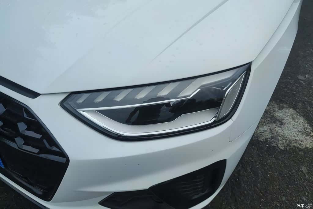 Audi A4L, 2023 все фото