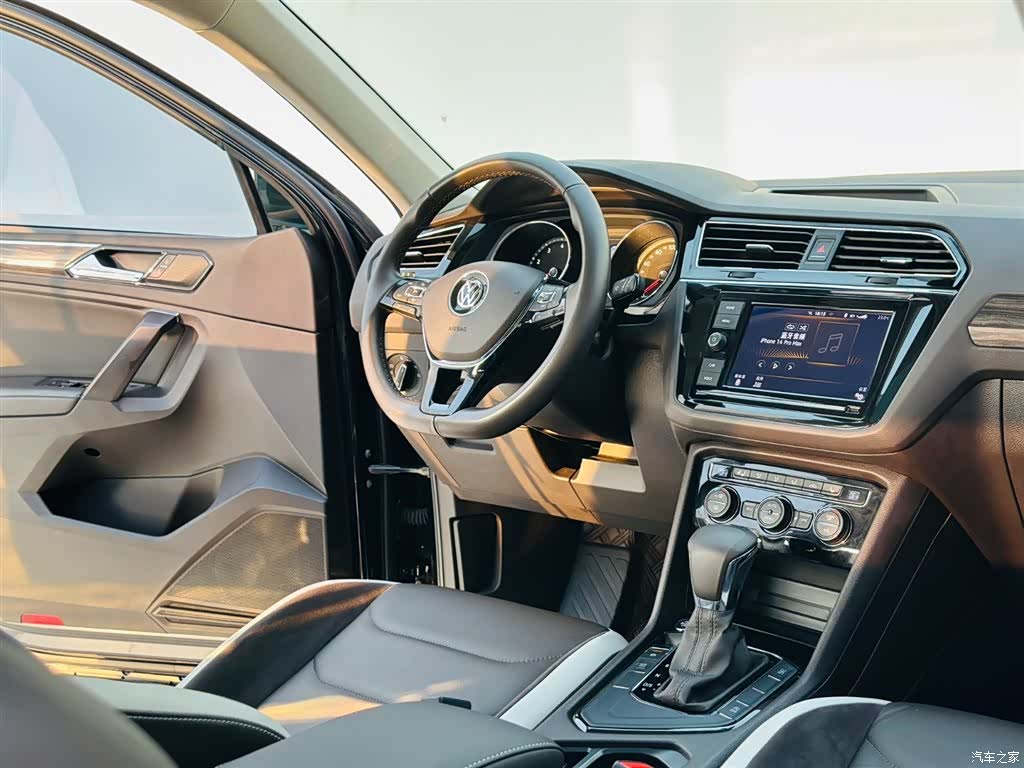 Volkswagen Tiguan L, 2018 16