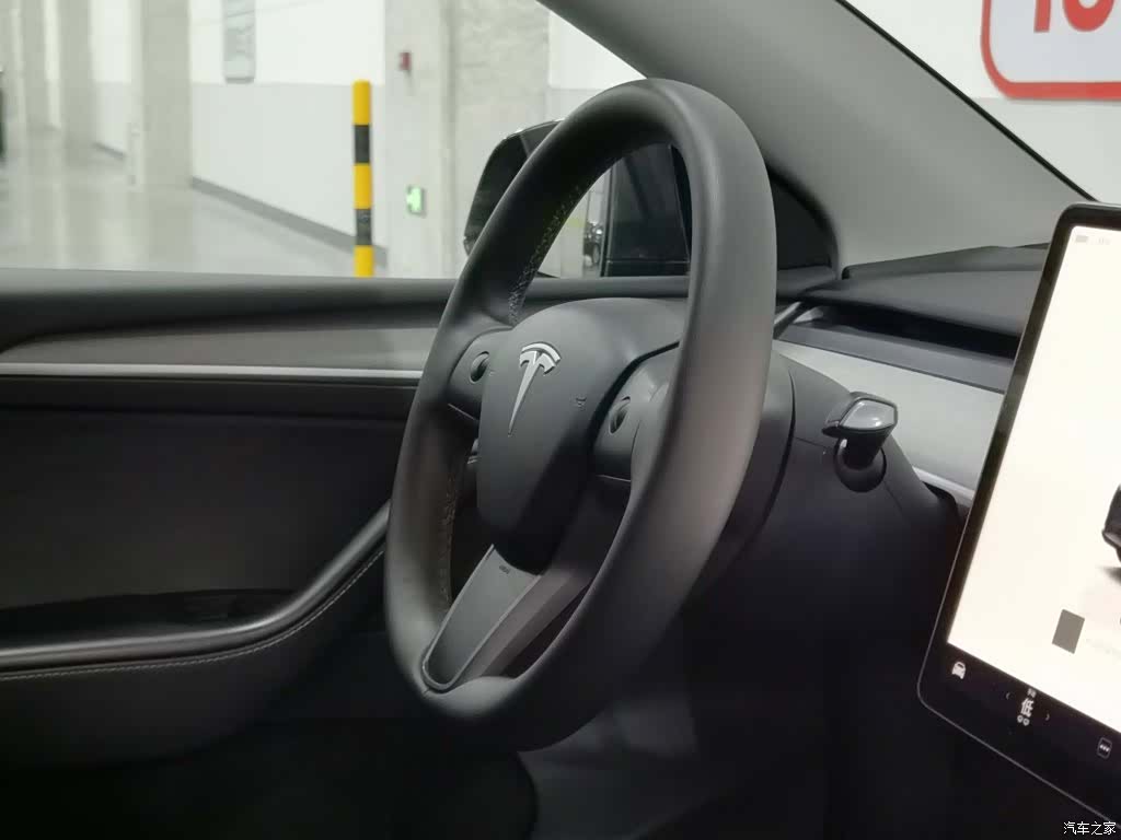 Tesla Model Y, 2024 22